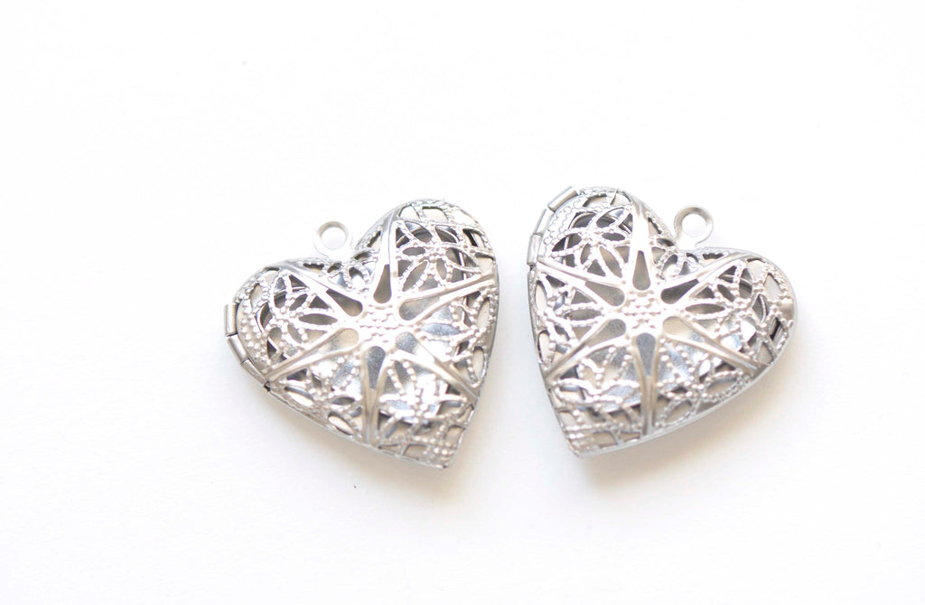 6 pcs of Platinum Hollow Heart Photo Locket Pendants 25mm