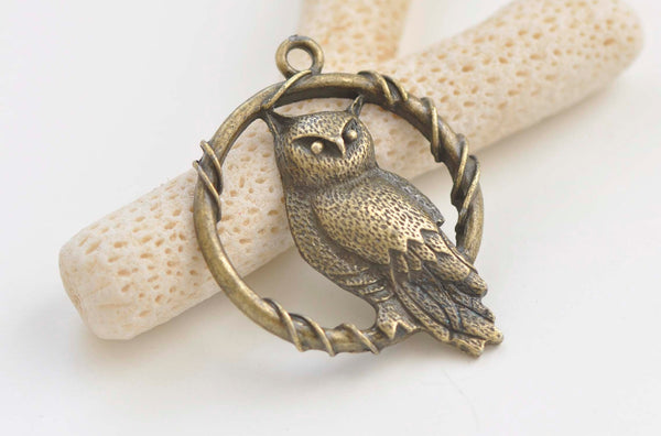 4 pcs Antique Bronze Round Owl Ring Charms Pendants 38x40mm A5506