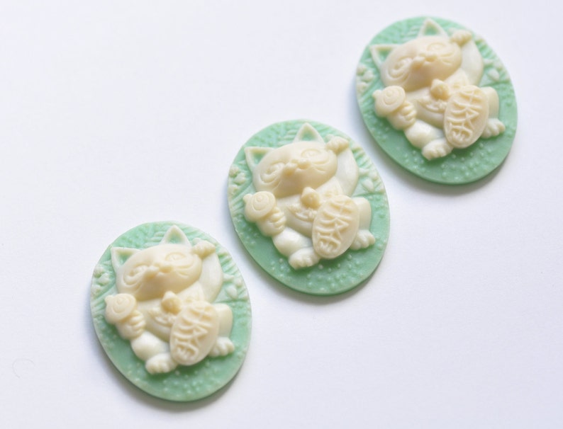 Resin GreenFortune Cat Cabochon Oval Cameo Set of 6