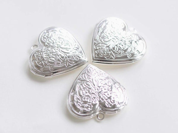 4 pcs of Shiny Silver Heart Shaped Photo Lockets 29mm
