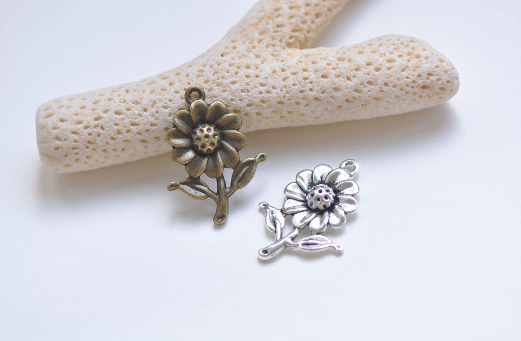 20 pcs Antique Bronze/Silver Sunflower Charms Pendants