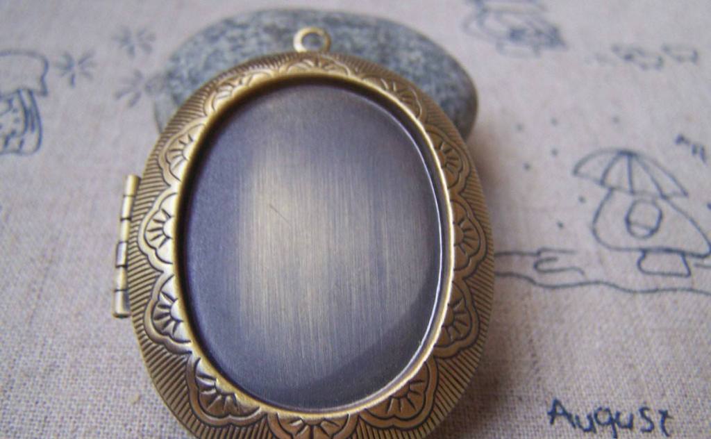 Photo Locket - 1 pc of Antique Bronze Brass Brushed Oval Bezel Photo Locket A2500