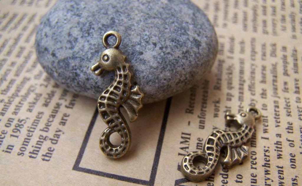 Accessories - 10 Pcs Antique Bronze Seahorse Charms Double Sided 10x24mm A656