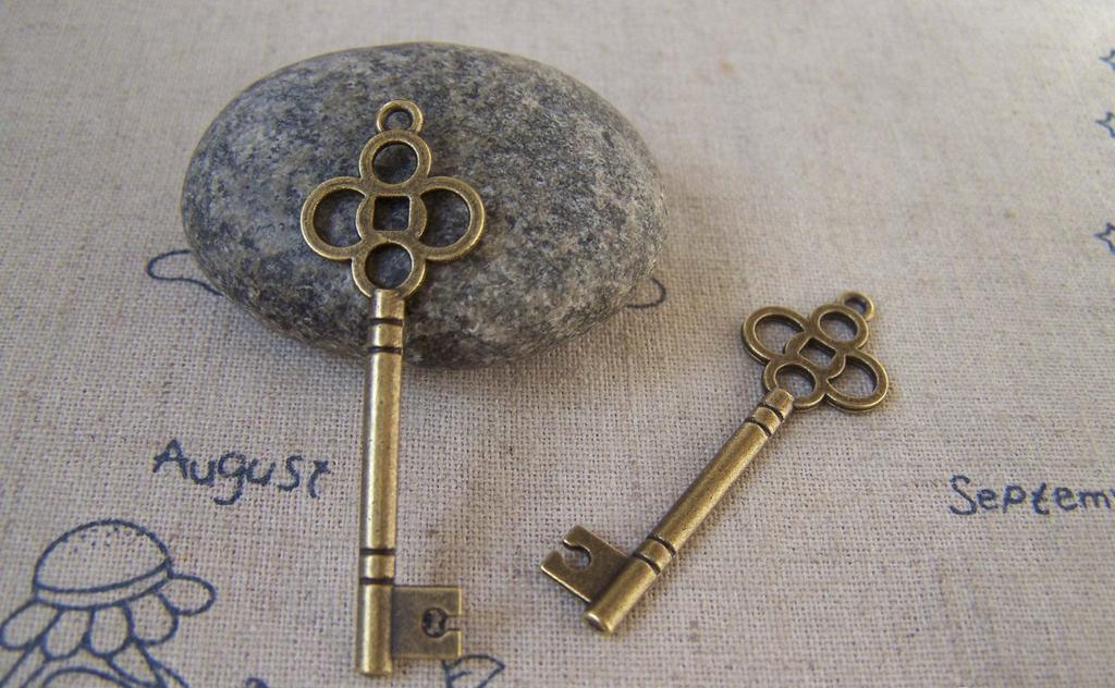 Accessories - 10 Pcs Antique Bronze Skeleton Key Pendant Charms Size 15x46mm A5426