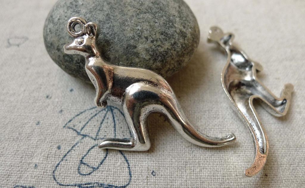 Accessories - 10 Pcs Antique Silver Kangaroo Pendants Charms 32x39mm A6557