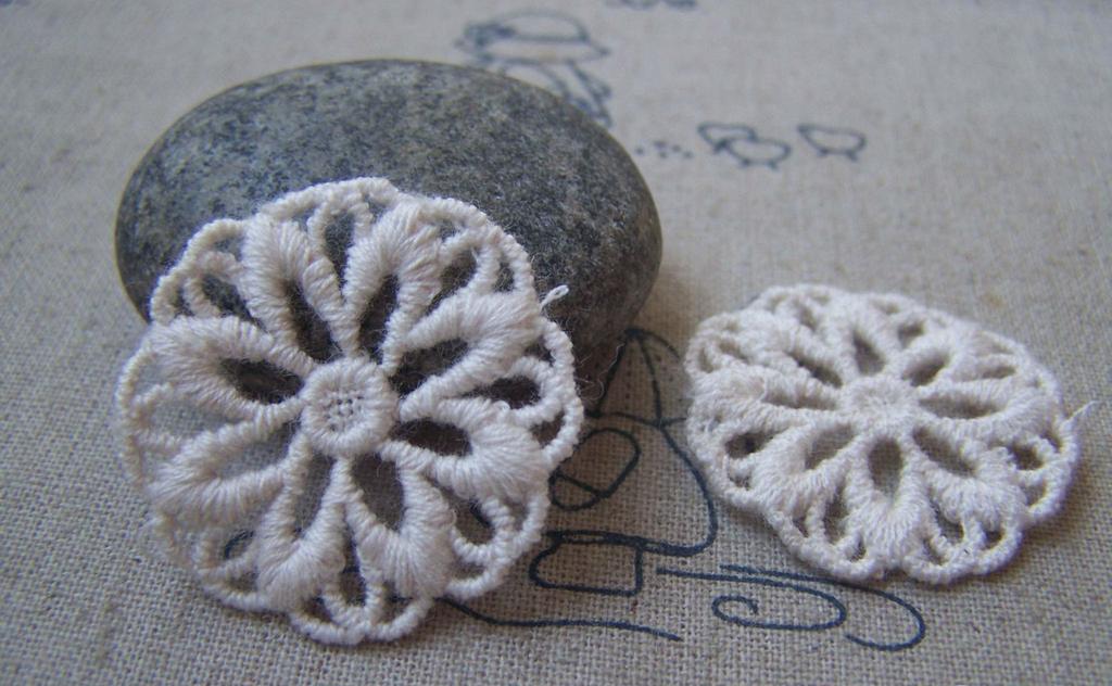 Accessories - 10 Pcs Beige Cream Color Filigree Floral Round Cotton Lace Doily 30mm A4845