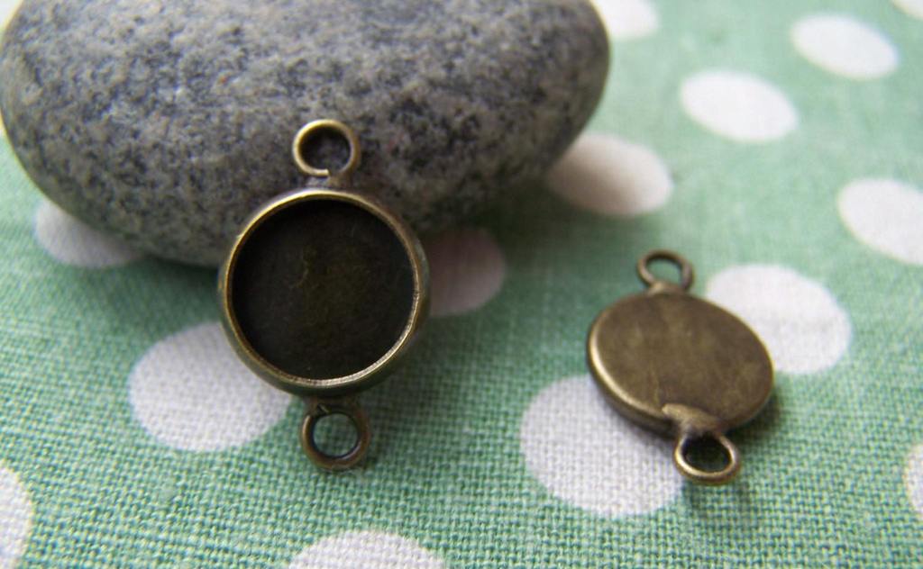 Base Setting - 10 pcs Antique Brass Connnector Pendant Tray 10mm Cabochon A3160