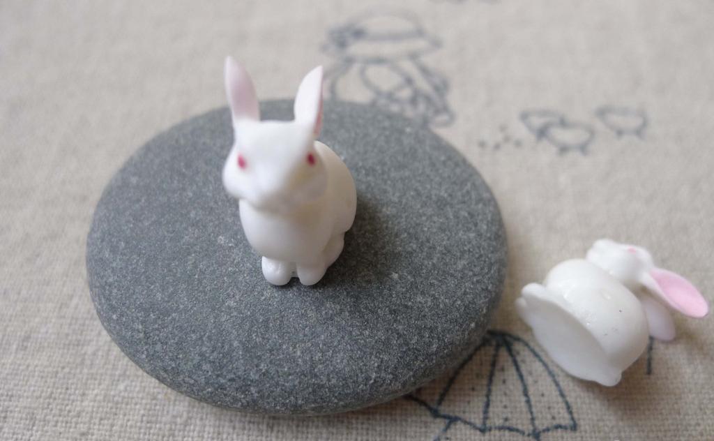 Accessories - 10 Pcs Of 3D Resin White Bunny Rabbit Findings 12x14mm A7256