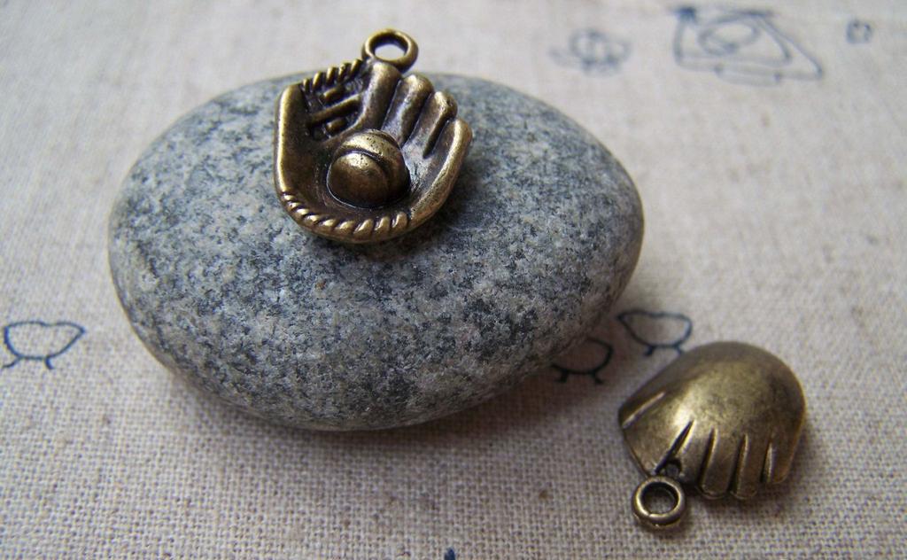 People, Profession & Hobby - 10 pcs Antique Bronze Baseball Glove Baseball Mitt Charms A1416