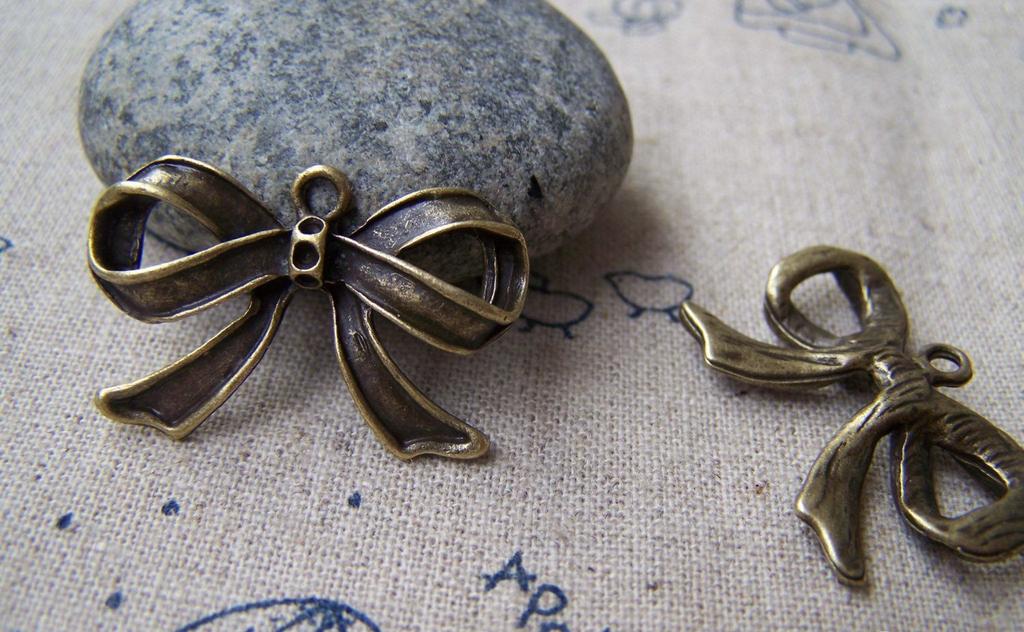Accessories - 10 Pcs Of Antique Bronze Bow Tie Knot Charms 18x29mm A754