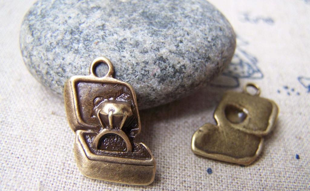 Accessories - 10 Pcs Of Antique Bronze Diamond Ring In Box Charms 12x17mm A1471