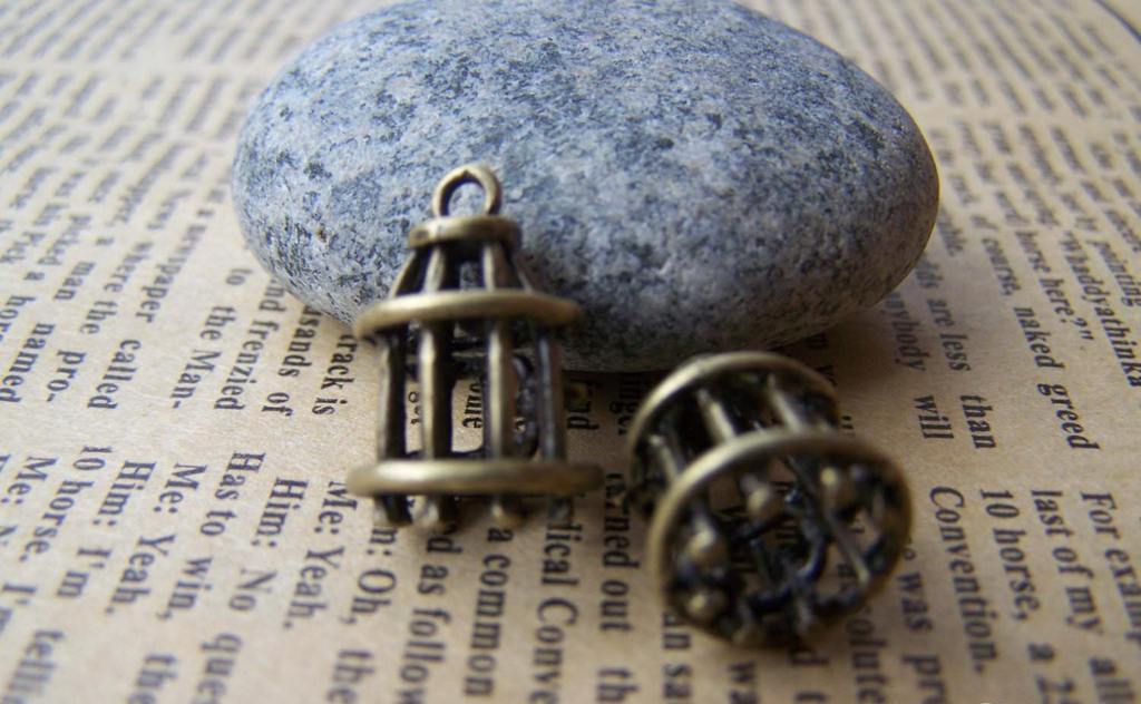 People, Profession & Hobby - 10 pcs Antique Bronze 3D Bird Cage Charms 11x15mm A154