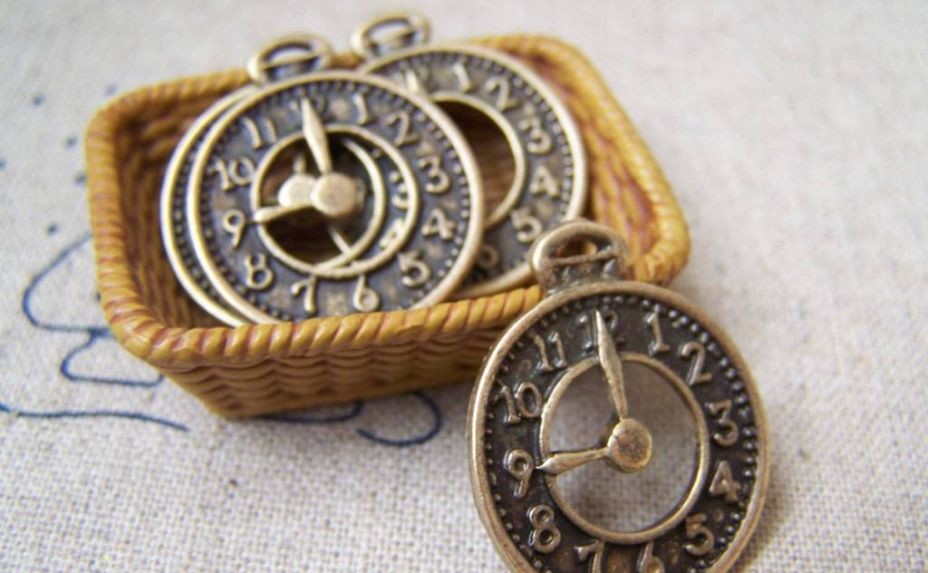 Accessories - 10 Pcs Of Antique Bronze Filigree Clock Charms 20x25mm A480