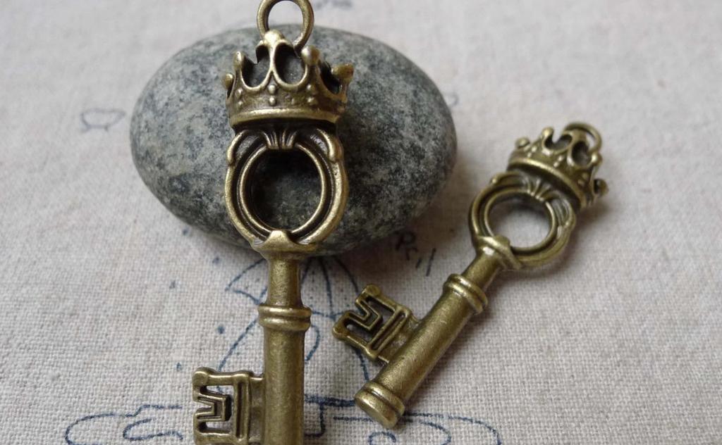 Accessories - 10 Pcs Of Antique Bronze Filigree Crown Key Pendants Charms 15x54mm A6809