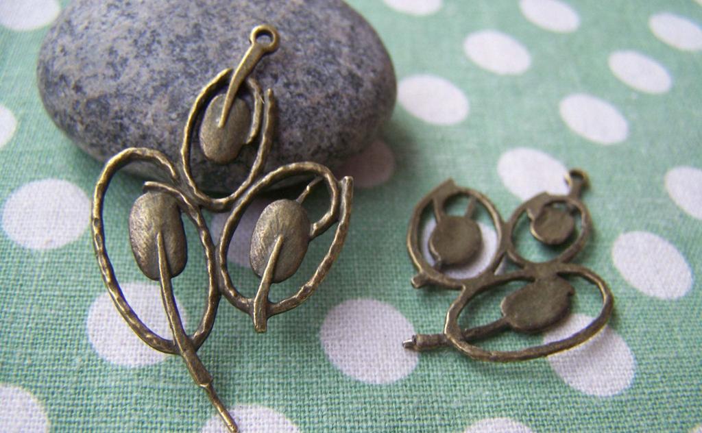 Accessories - 10 Pcs Of Antique Bronze Filigree Peacock Feather Charms 25x40mm A343