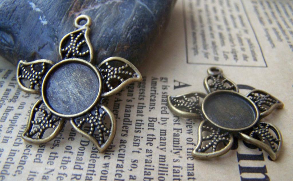 Accessories - 10 Pcs Of Antique Bronze Five Leaf Round Base Settings Match 12mm Cabochon A3185