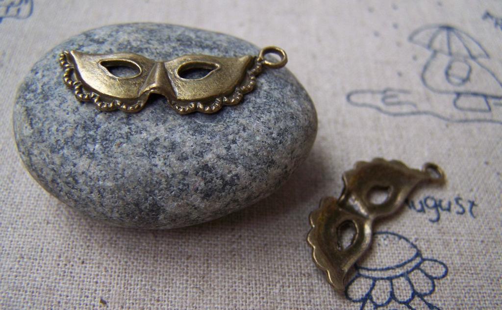 Accessories - 10 Pcs Of Antique Bronze Halloween Lady Mask Charms 12x31mm A1468