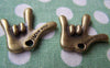 Accessories - 10 Pcs Of Antique Bronze Hand Charms Pendants 28x29mm A2781