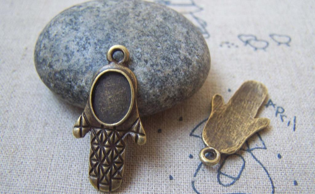 Accessories - 10 Pcs Of Antique Bronze Hand Shaped Oval Cameo Base Charms 15.5x30mm A4818