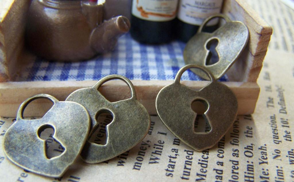 Accessories - 10 Pcs Of Antique Bronze Heart Lock Charms 17x18mm A3391