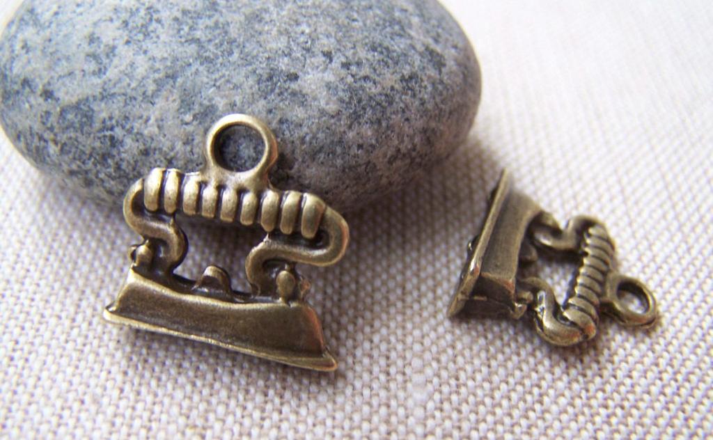 Accessories - 10 Pcs Of Antique Bronze IRON Charms 16x17mm A1635