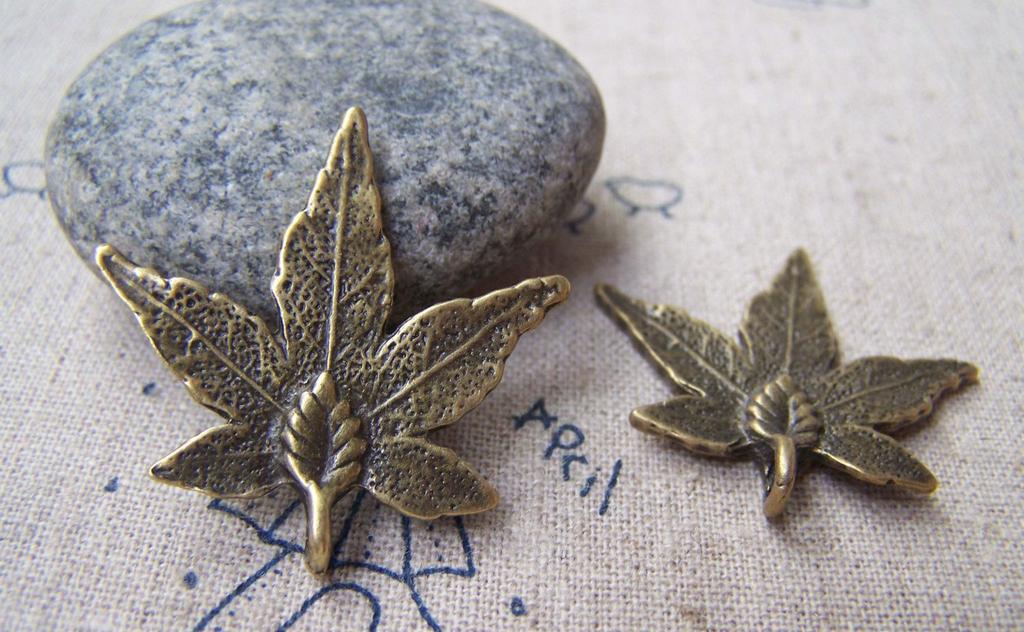 Accessories - 10 Pcs Of Antique Bronze Lovely Leaf Charms Pendants 31x31mm A3494