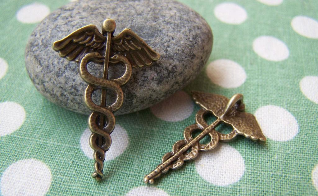 Accessories - 10 Pcs Of Antique Bronze Medical Symbol Mercurial Staff With Winged Snakes Charms 20x30mm A1458