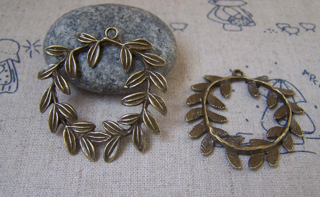 Accessories - 10 Pcs Of Antique Bronze Olive Leaf Wreath Charms Pendants 38x38mm A2238