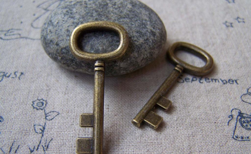 Accessories - 10 Pcs Of Antique Bronze Oval Skeleton Key Pendants Charms 18x42mm A5611