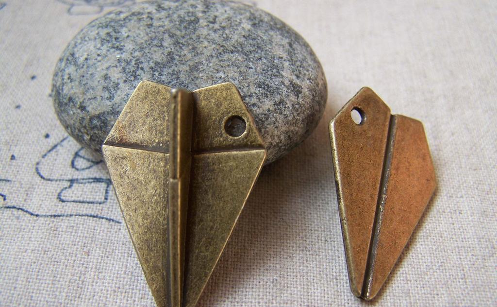 Accessories - 10 Pcs Of Antique Bronze Paper Plane Charms Pendants 21x31mm A5706
