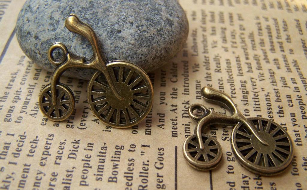 Accessories - 10 Pcs Of Antique Bronze Racing Bike Bicycle Charms 24x24mm A1599