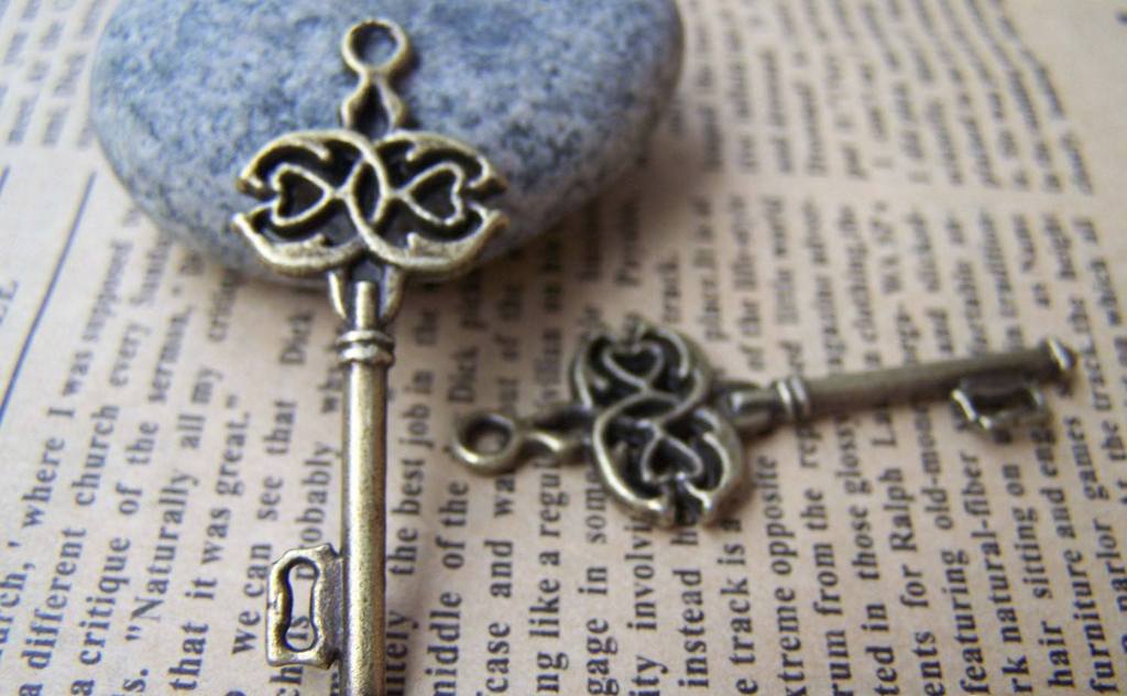 Accessories - 10 Pcs Of Antique Bronze Skeleton Key Charms 16x45mm A166