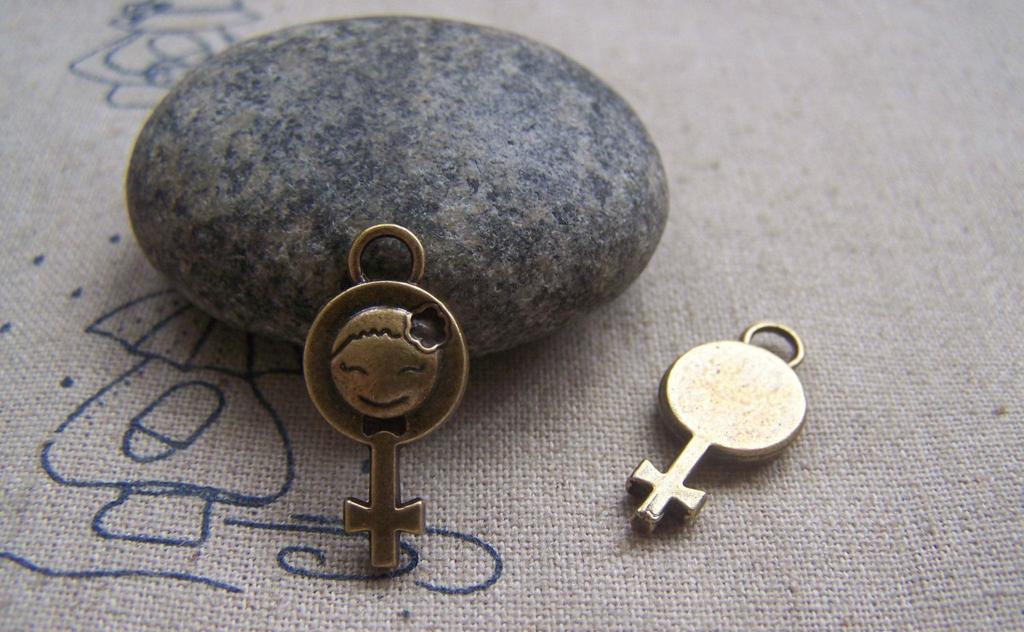 Accessories - 10 Pcs Of Antique Bronze Smile Girl Female Cross Charms 11x23mm A3801