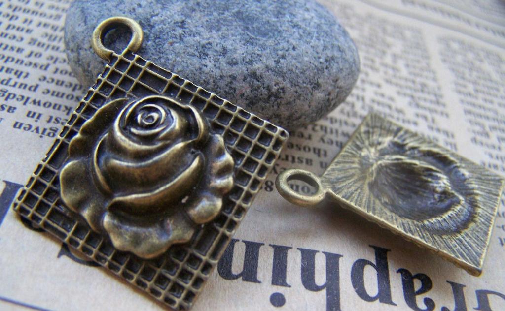 Accessories - 10 Pcs Of Antique Bronze Square Rose Flower Pendants Charms 24mm A1737