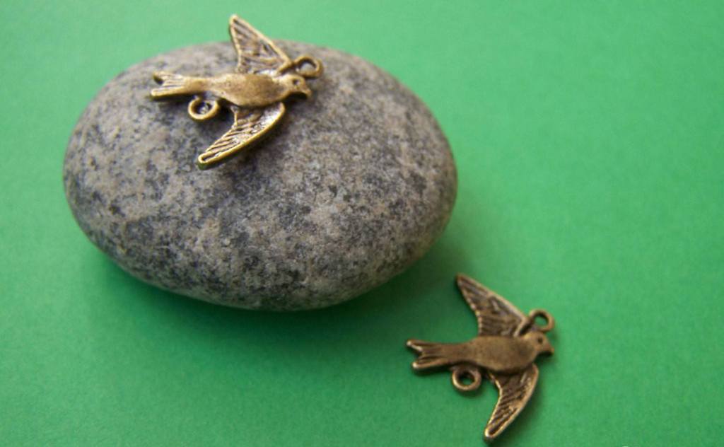 Accessories - 10 Pcs Of Antique Bronze Swallow Bird Dove Connectors Charms 16x21mm A260