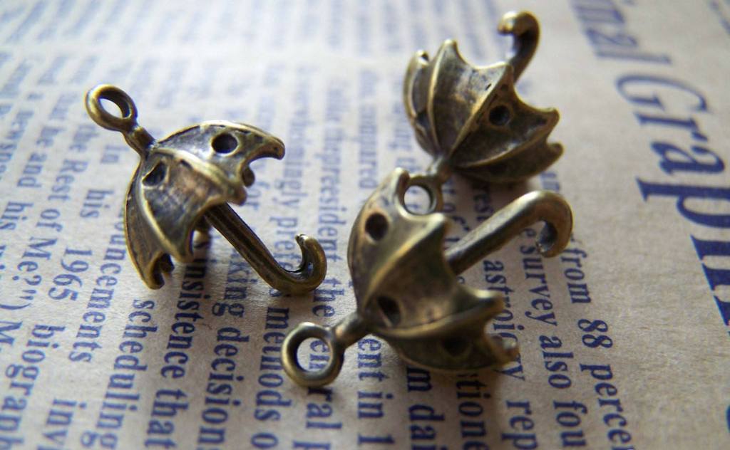Accessories - 10 Pcs Of Antique Bronze Unfolded Umbrella Charms 13x19mm A1427