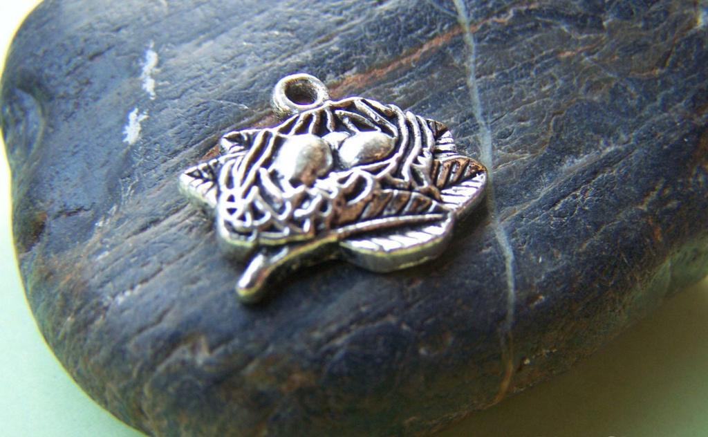 Accessories - 10 Pcs Of Antique Silver Bird Eggs In The Nest Charms 16x19mm A808