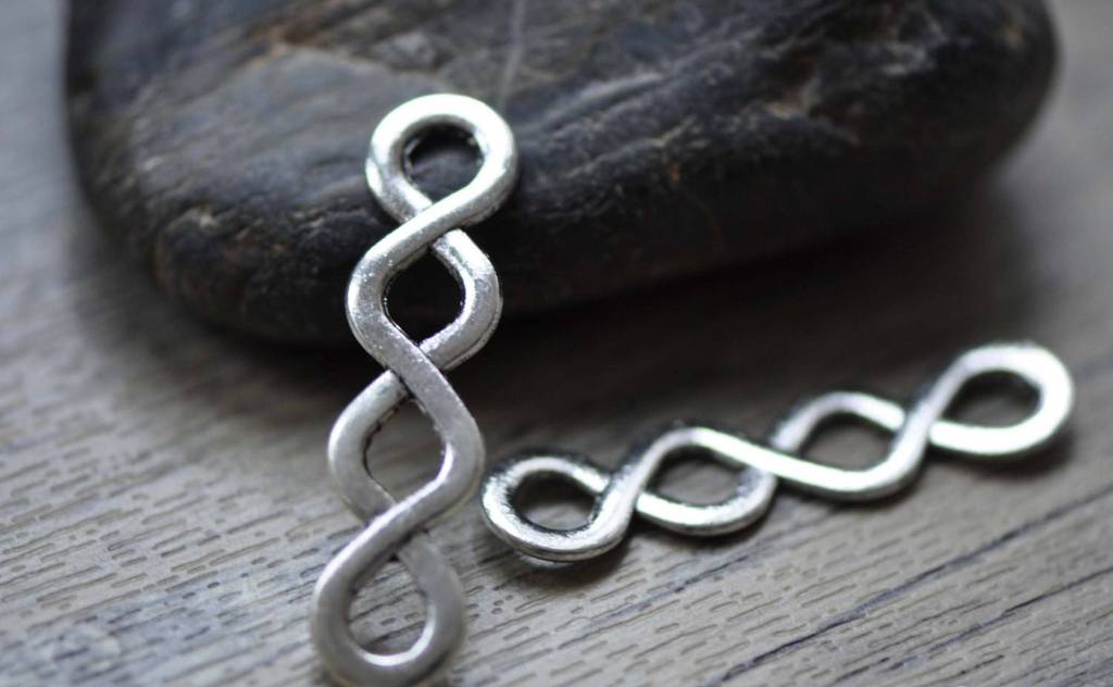Accessories - 10 Pcs Of Antique Silver Figure 8 Connector Charms 10x44mm A7748