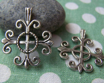 Accessories - 10 Pcs Of Antique Silver Filigree Lily Flower Cross Charms 25x26mm A1023