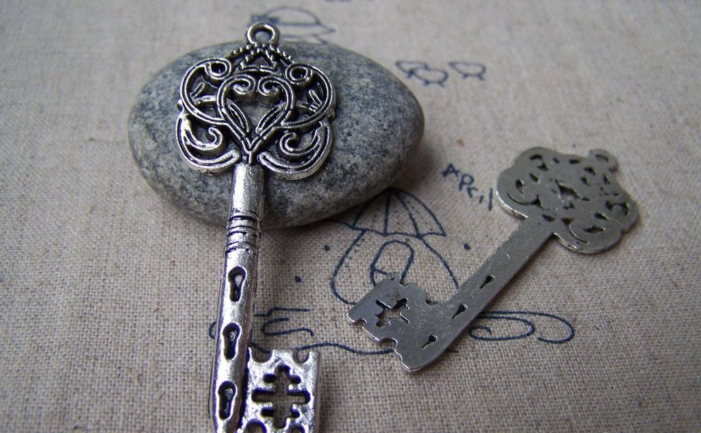 Accessories - 10 Pcs Of Antique Silver Filigree Swirly Key Pendants Charms 22x55mm A2829