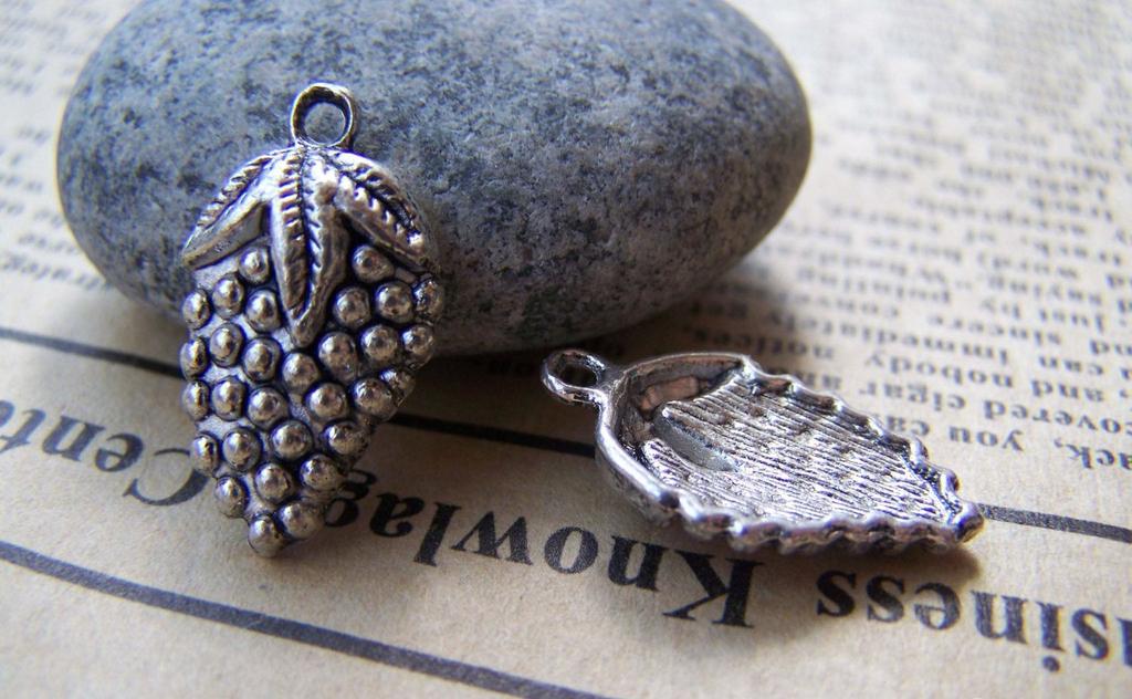 Accessories - 10 Pcs Of Antique Silver Grape Charms Pendants 10x20mm A1025