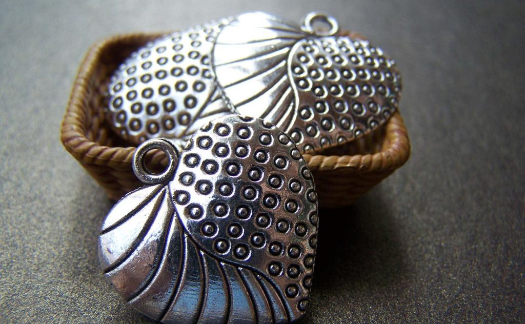 Accessories - 10 Pcs Of Antique Silver Heart Charms Pendants 21x23mm A912