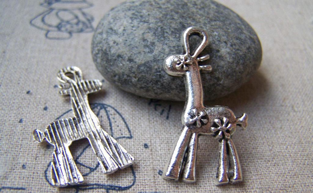 Accessories - 10 Pcs Of Antique Silver Lovely Giraffe Charms 17x34mm A1158