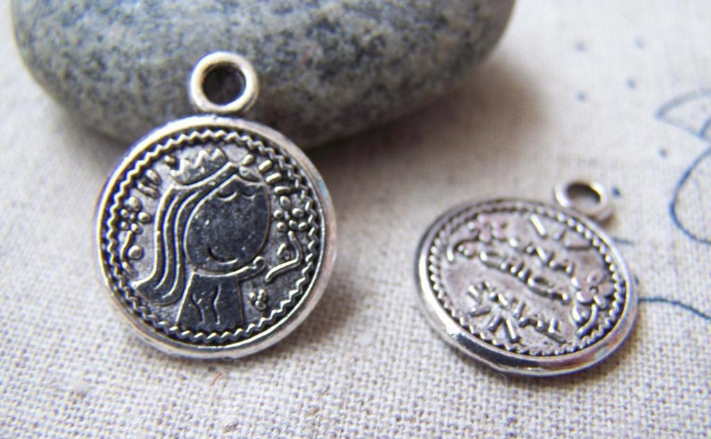 Accessories - 10 Pcs Of Antique Silver Lovely Princess Round Charms 16mm A1387