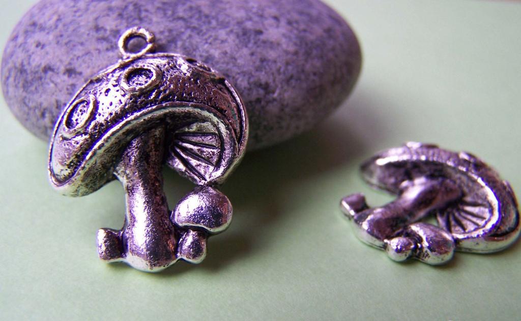 Accessories - 10 Pcs Of Antique Silver Mushroom Charms 18x20mm A1626