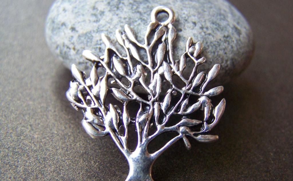 Accessories - 10 Pcs Of Antique Silver Peace Tree Charms 25x30mm A1029