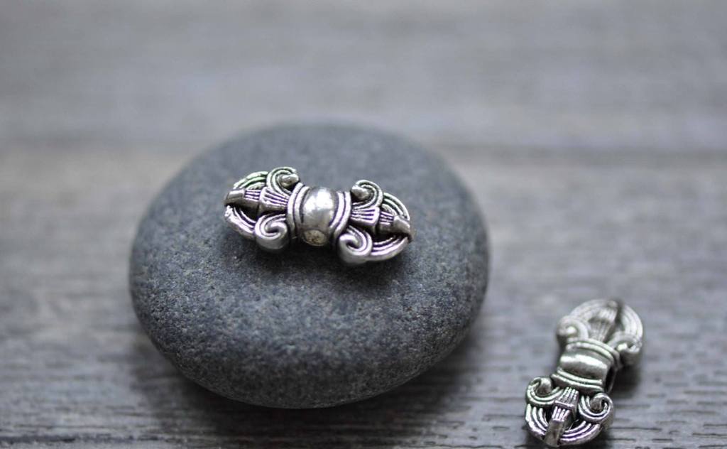 Accessories - 10 Pcs Of Antique Silver Pewter Vajra/Dorje Cross Buddhism Charms 4x9x18mm A7658
