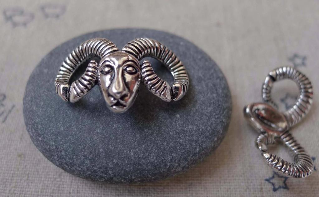 Accessories - 10 Pcs Of Antique Silver Ram Sheep Head Connectors Charms 15x24mm A7462