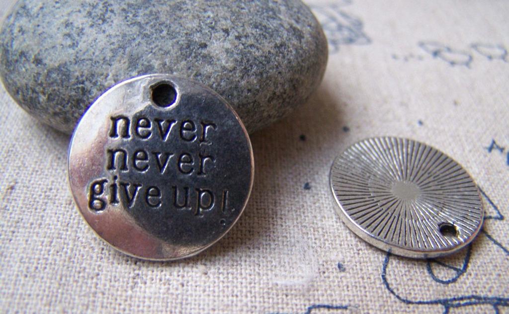 Accessories - 10 Pcs Of Antique Silver Round Charms 20mm A1334