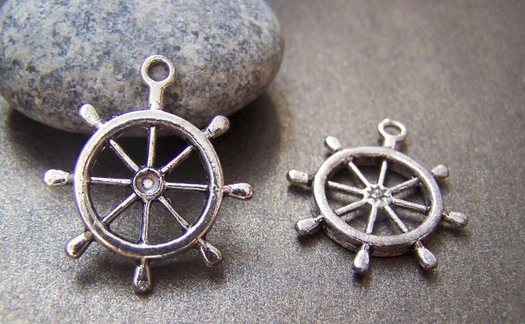 Accessories - 10 Pcs Of Antique Silver Rudder Charms 25x28mm A1277